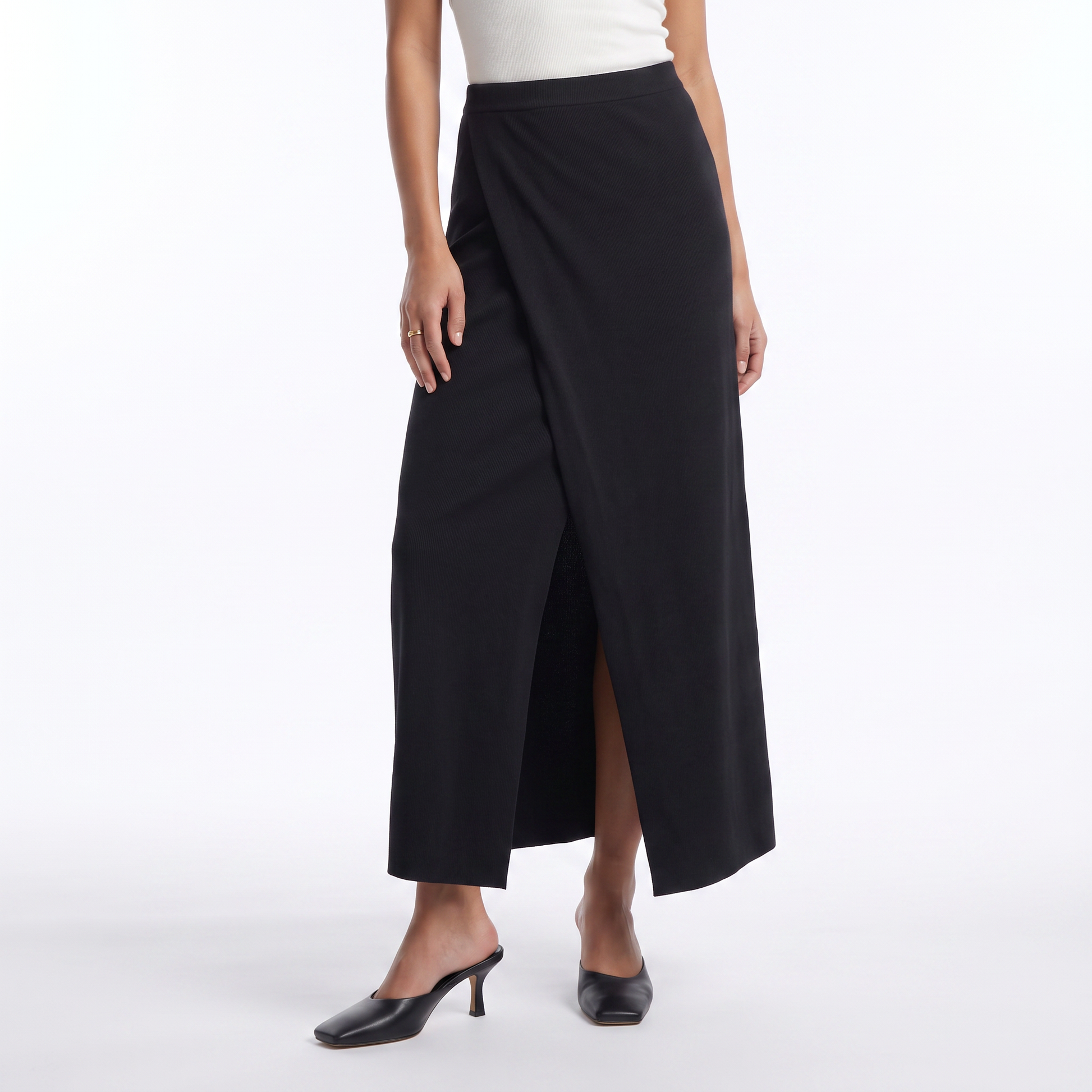 Sunoire gwendolyn maxirock aus weichem rippstrick bottom front crop 01