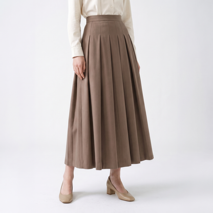Sunoire heidi mode hochtaillierter faltenrock aus wolle bottom front crop 01