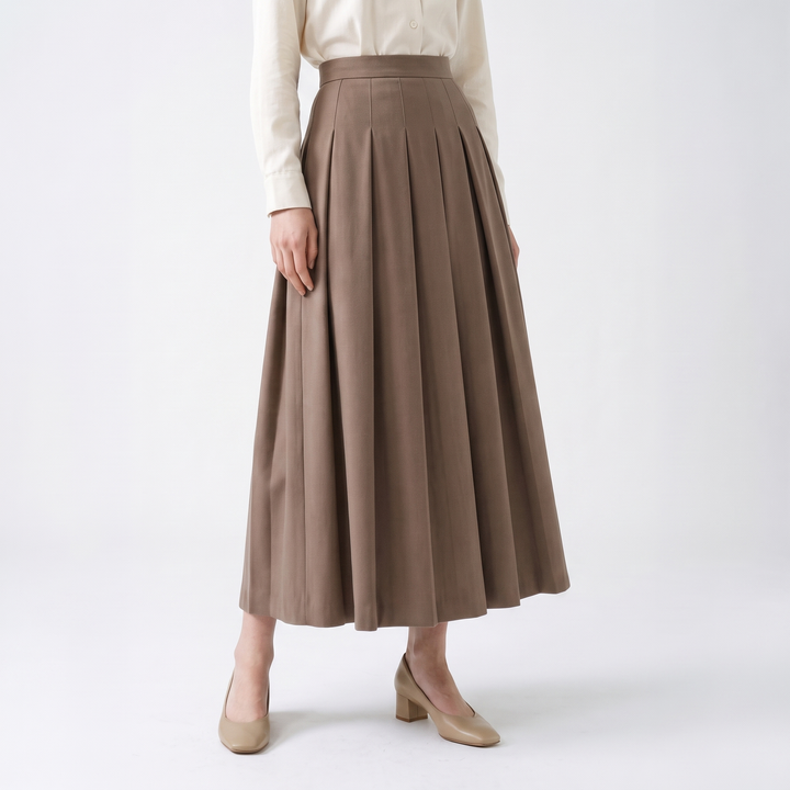 Sunoire heidi mode hochtaillierter faltenrock aus wolle bottom front crop 01