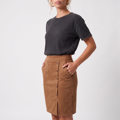 Sunoire hope minirock mit knopfleiste torso crop 01