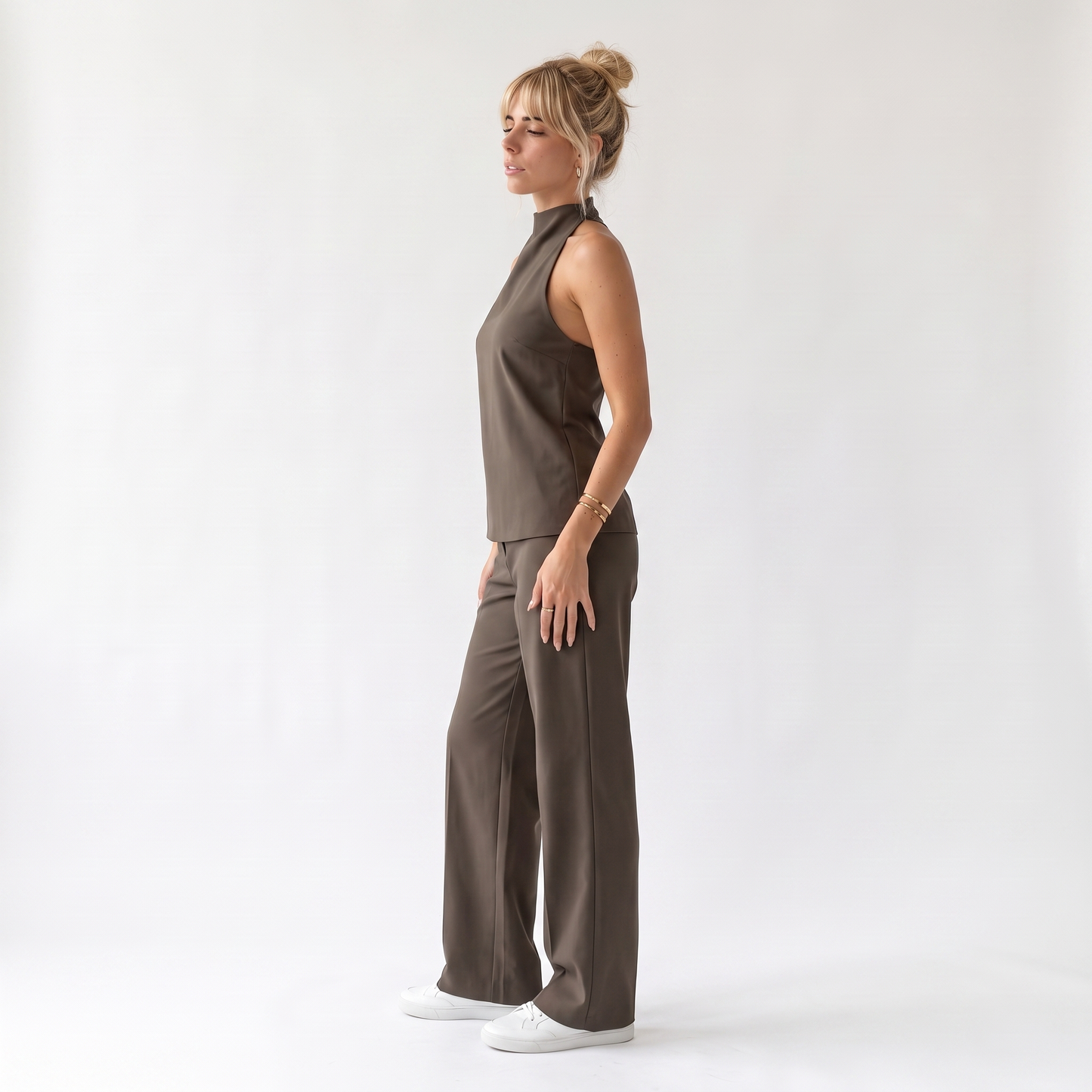 Sunoire hot selling halter sleeveless casual women casual top and pants two piece set side view 01