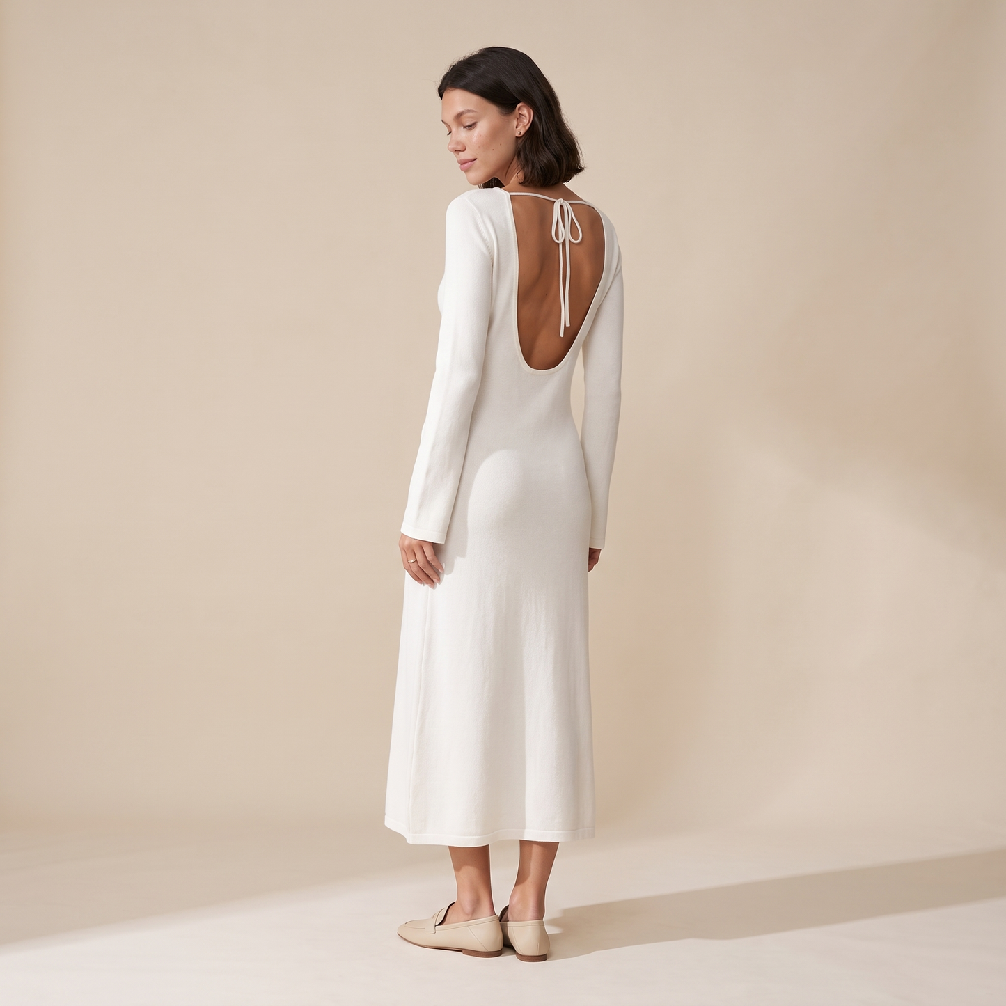 Sunoire lila white dress back view 01