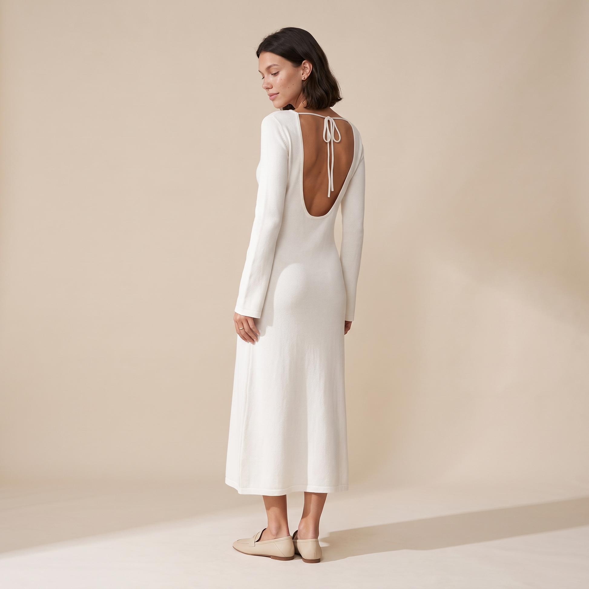 Sunoire lila white dress back view 01