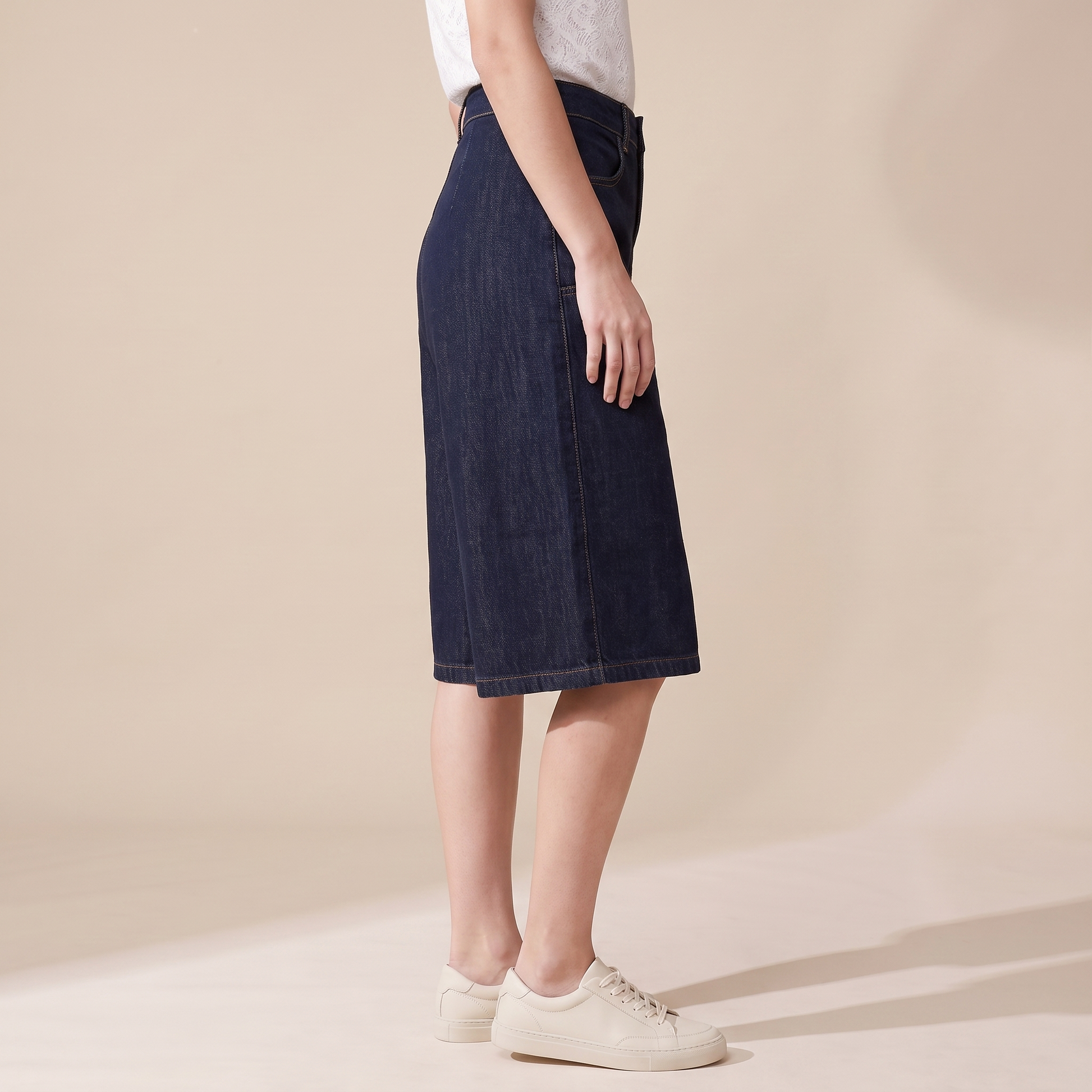 Sunoire lola pants bottom side crop 01