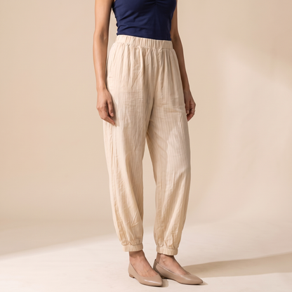 Sunoire melany beige pants bottom front crop 01
