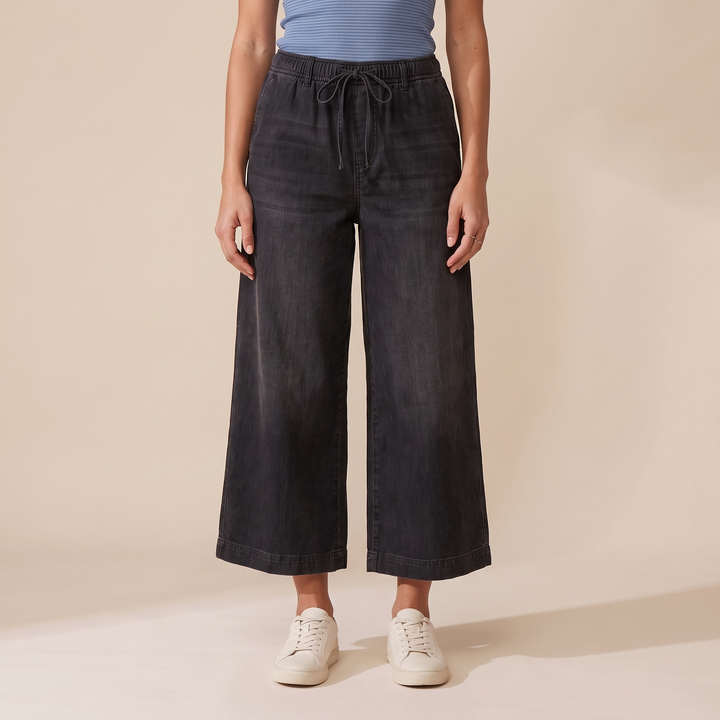 Sunoire melany black skirt bottom front crop 01