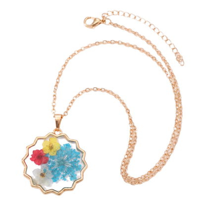 Sunoire non tarnish 18k gold plated korean bohemian pastoral small fragmented fashion dried flower charms pendant necklace for women 04 flatlay scalloped wildflower