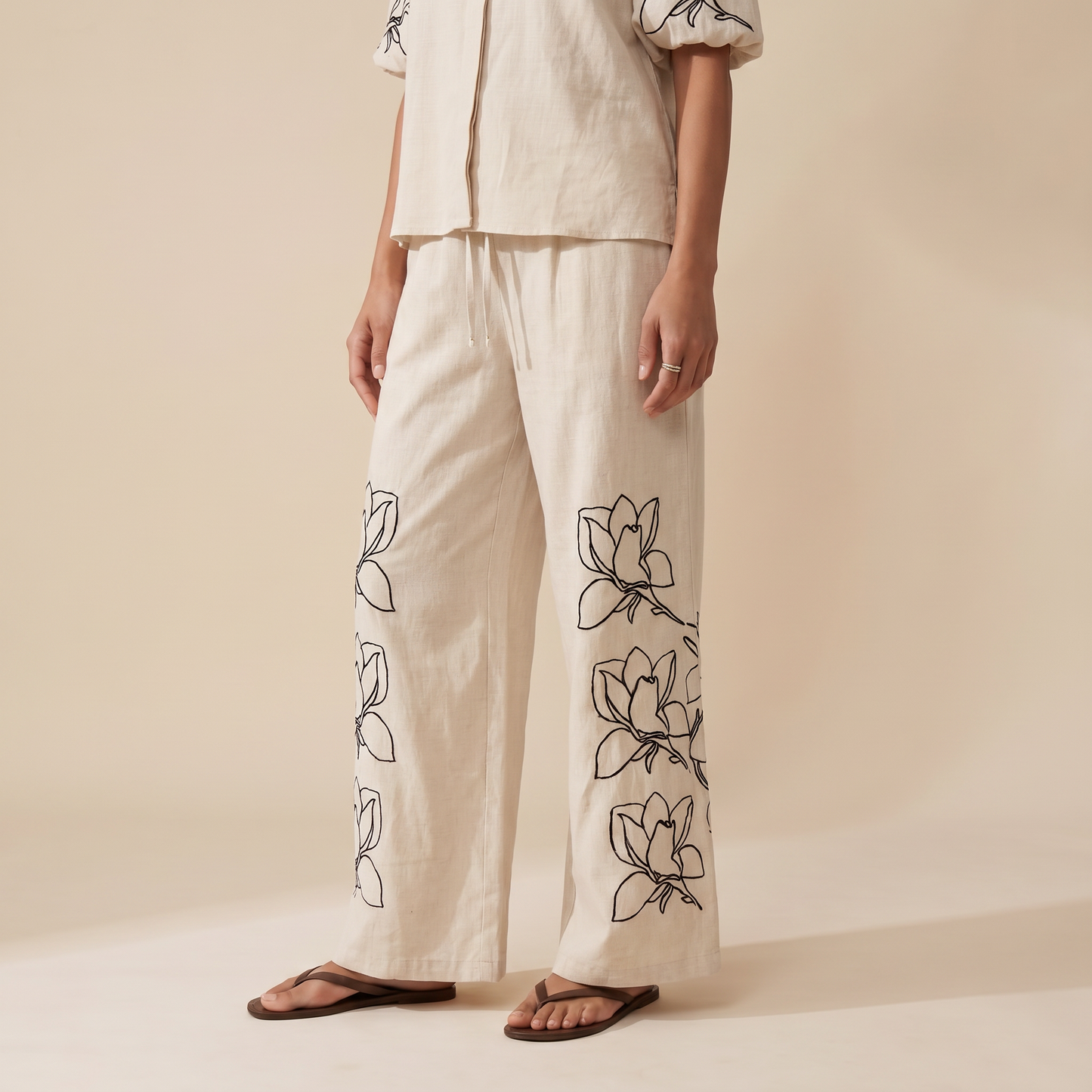 Sunoire nakoa default cotton pants worn detail 01