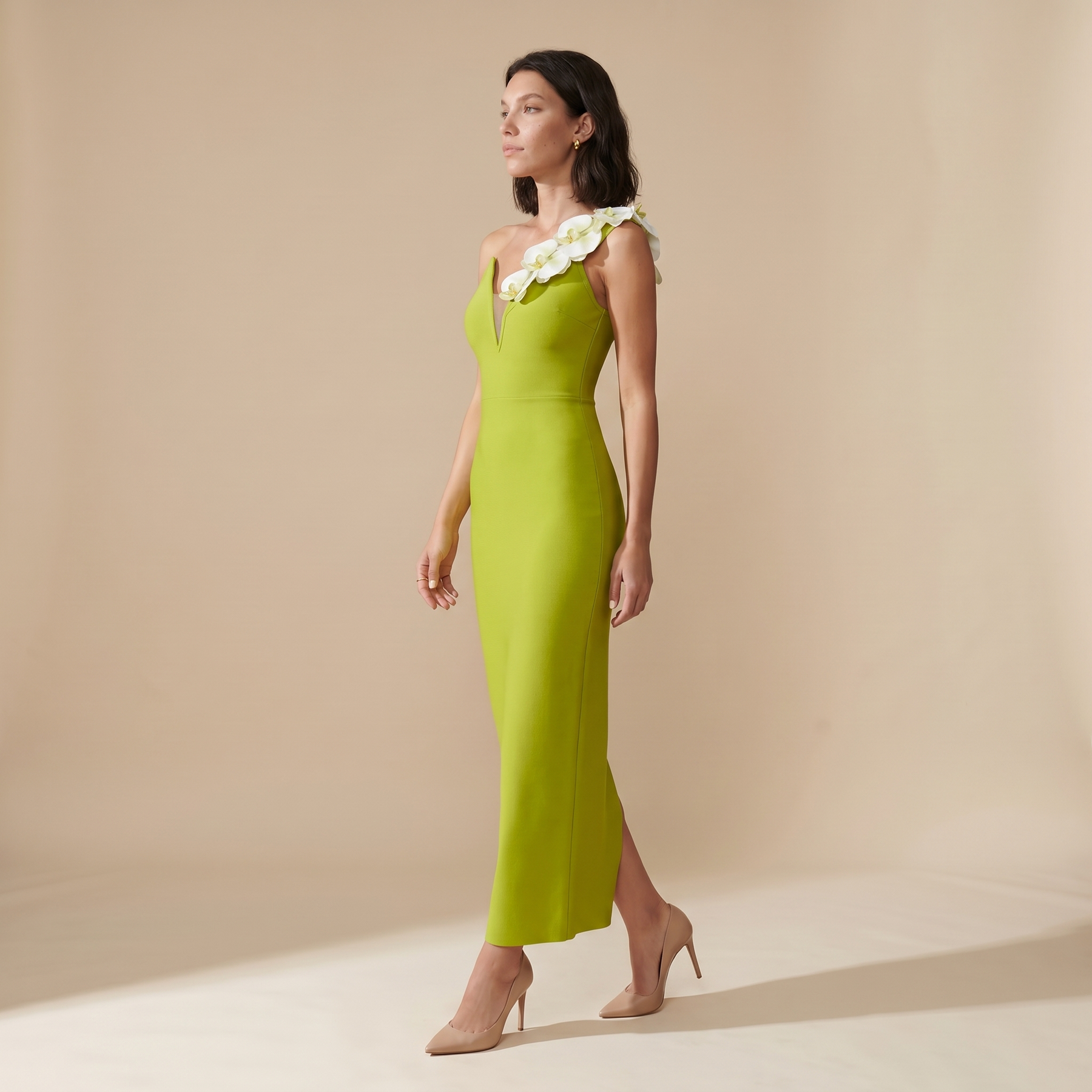Sunoire rajiv one shoulder flower bandage maxi dress side view 01