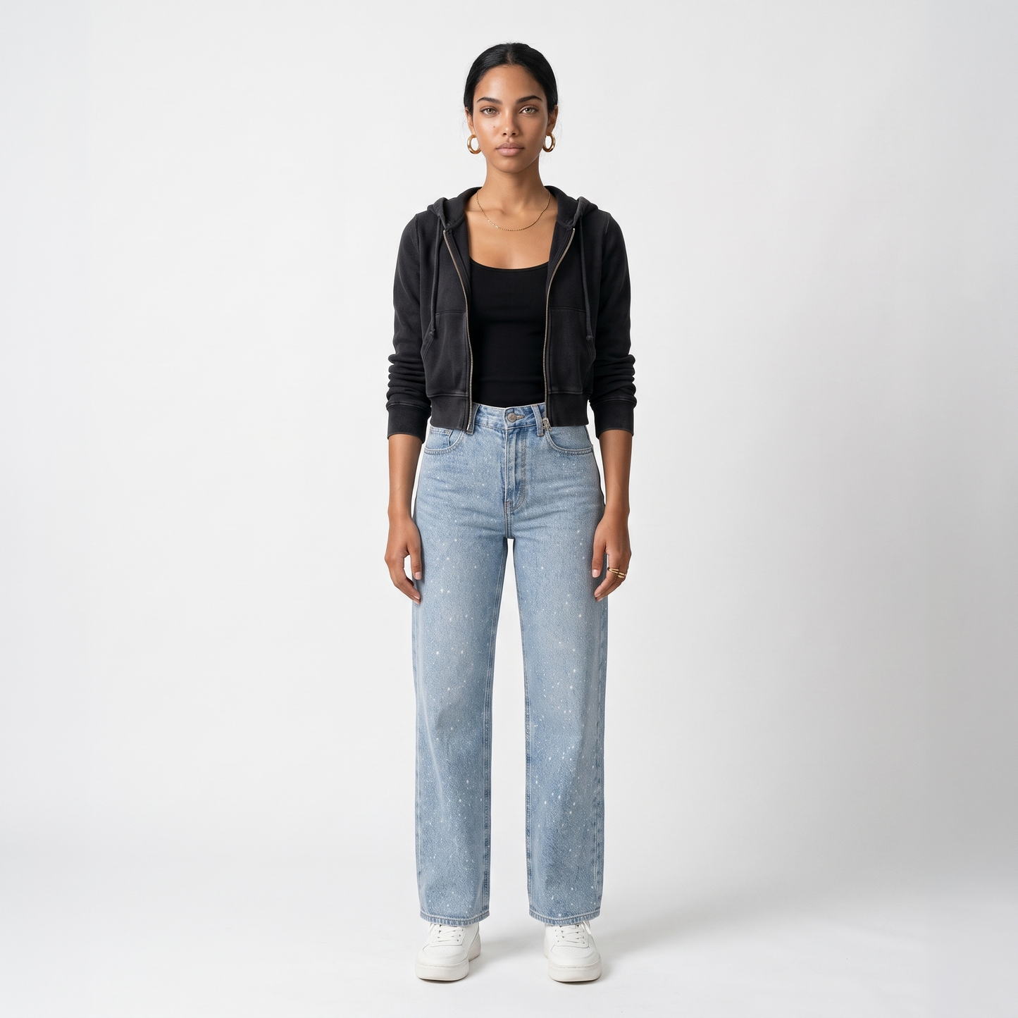 Sunoire rechte high waist jeans met subtiele glitterdetails elodie front hero 01