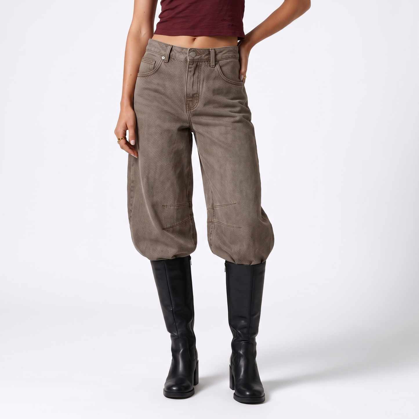 Sunoire relaxed barrel jeans noa bottom front crop 01