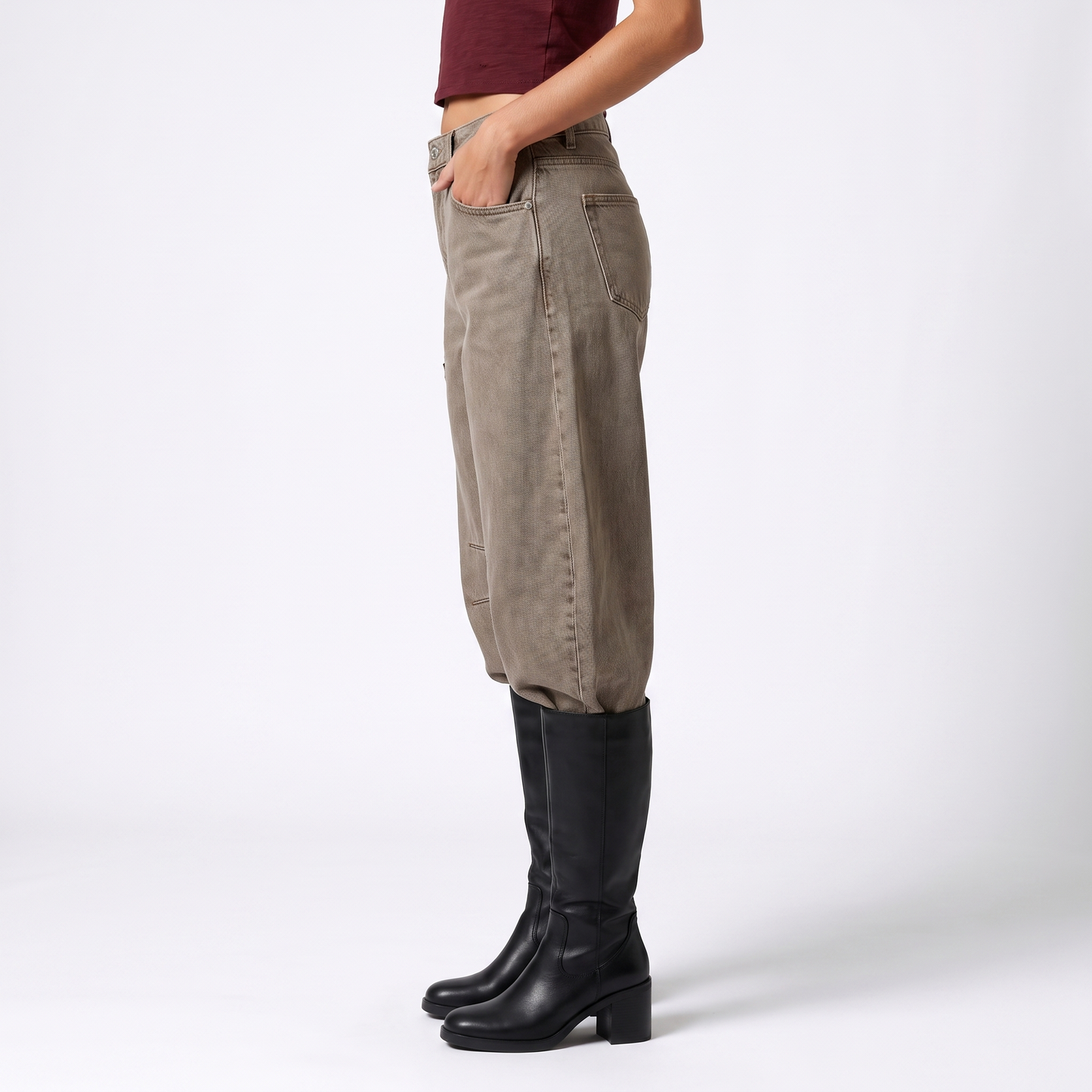 Sunoire relaxed barrel jeans noa bottom side crop 01