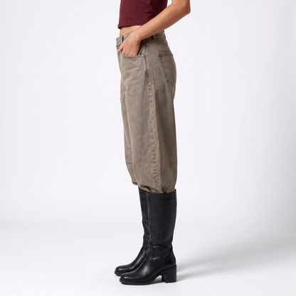 Sunoire relaxed barrel jeans noa bottom side crop 01