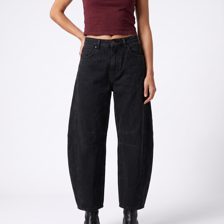 Sunoire relaxed barrel jeans noa colorway black front crop 01