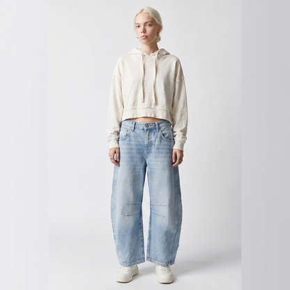 Sunoire relaxed barrel leg jeans with curved silhouette and mid rise front hero 01