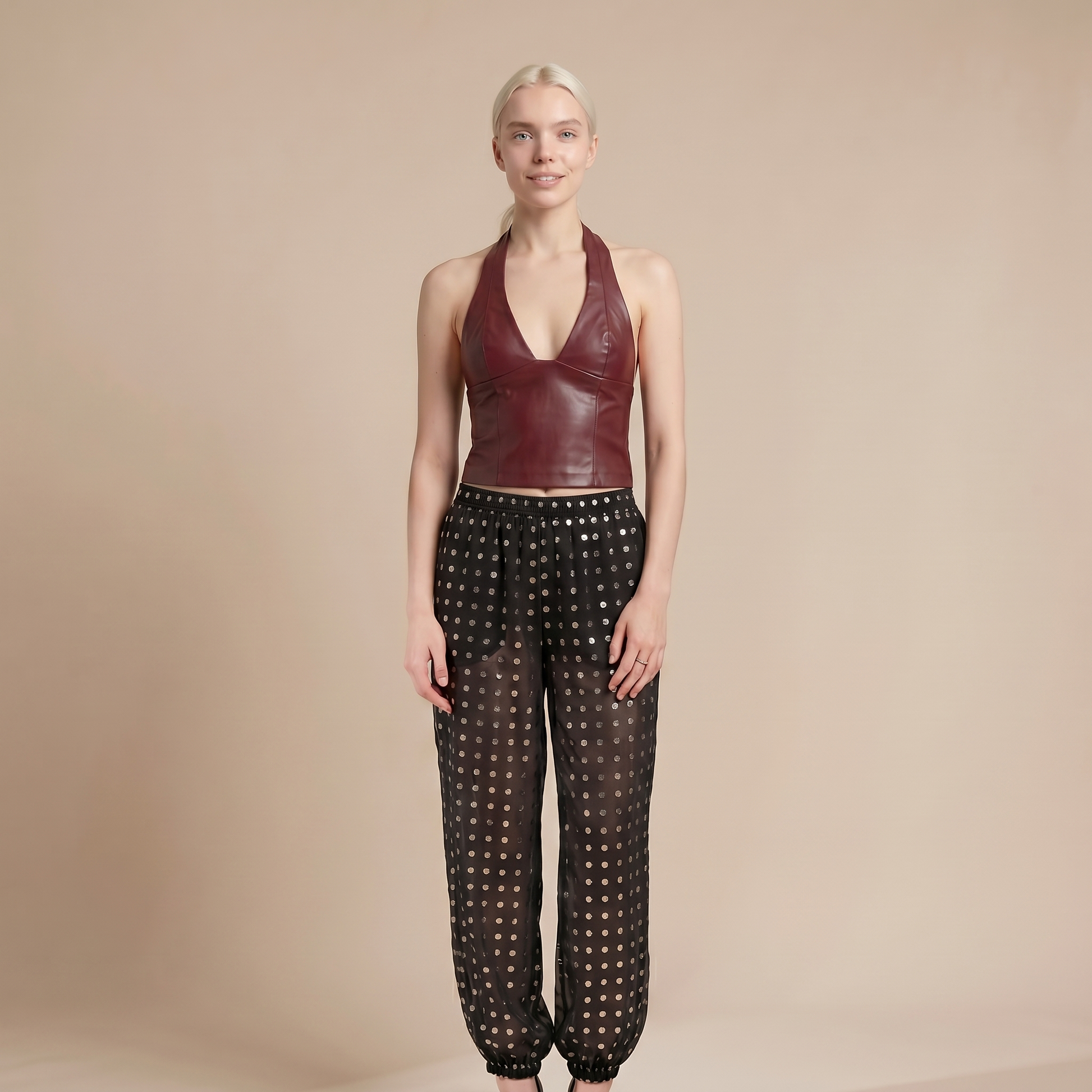 Sunoire s17044_black colorway burgundy front crop 01