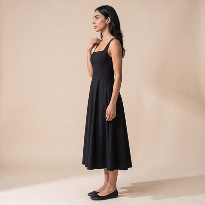 Sunoire serena black dress side view 01