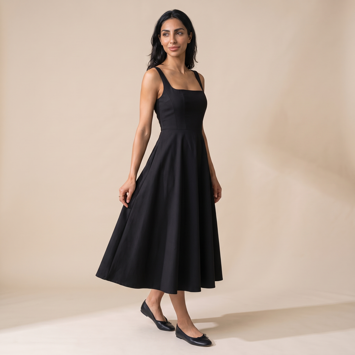 Sunoire serena black dress three quarter 01