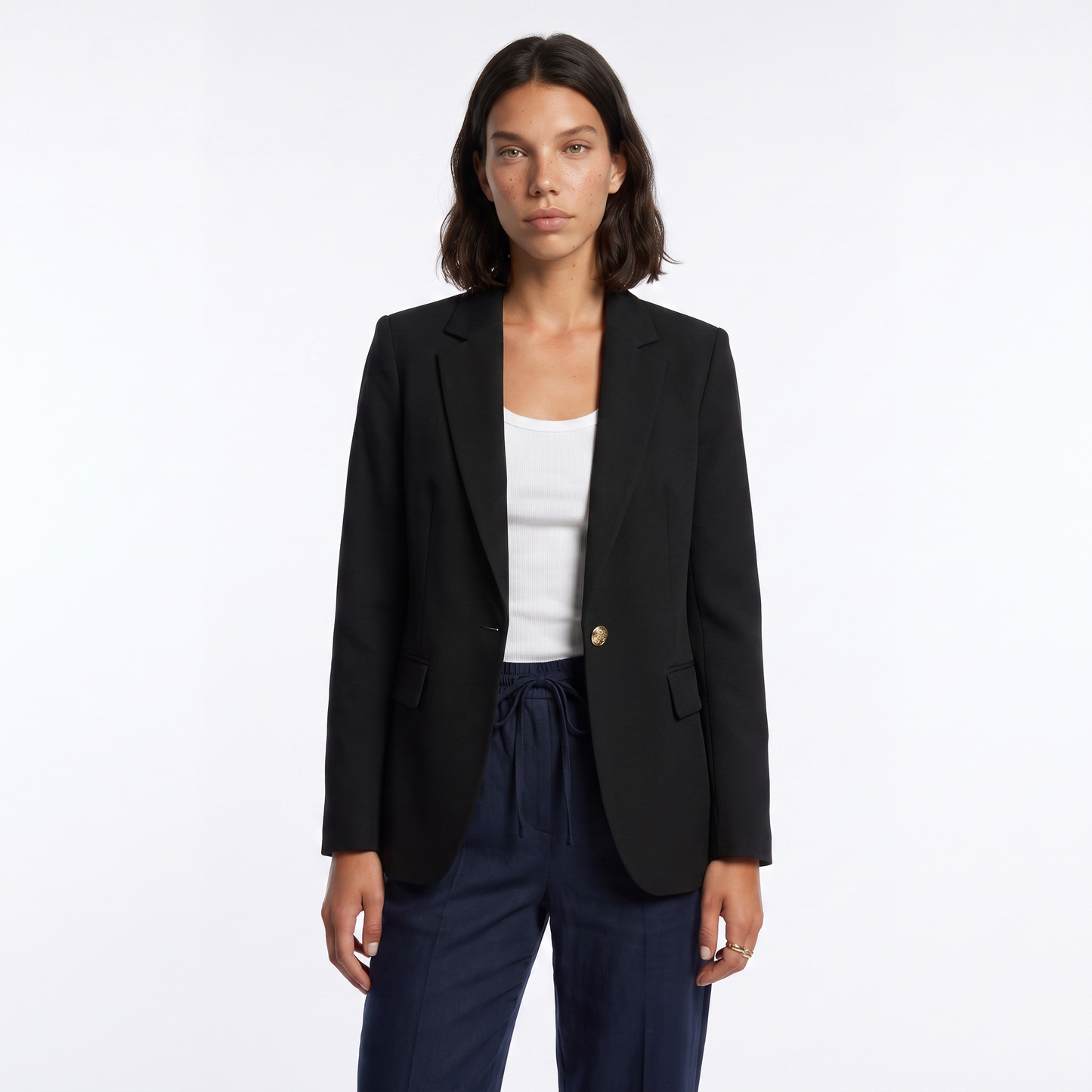 Sunoire tailored single breasted blazer colorway black front crop 01