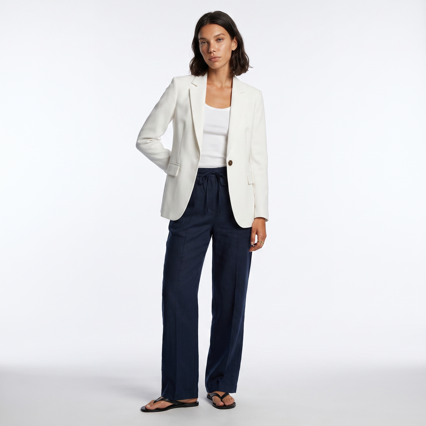 Sunoire tailored single breasted blazer front hero 01