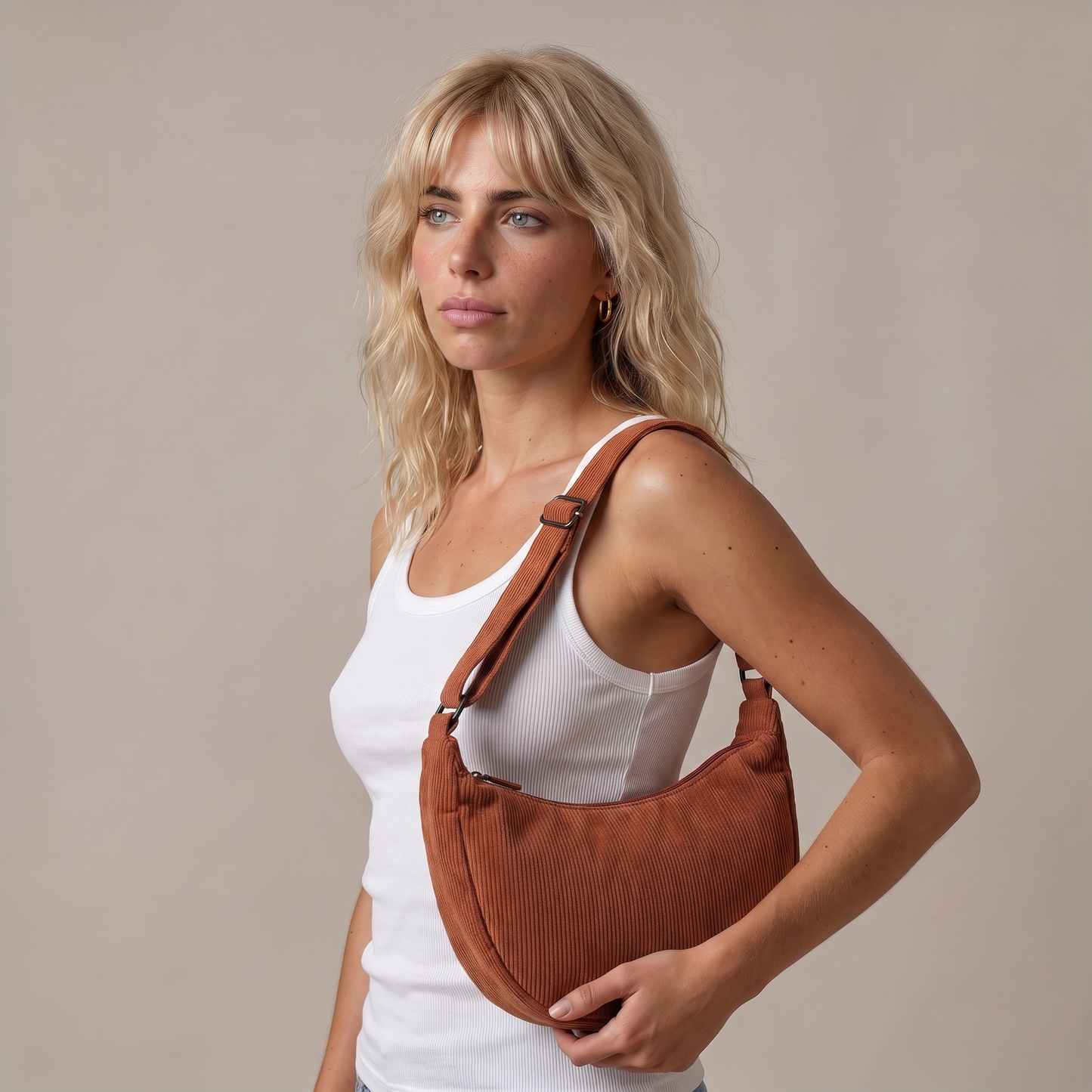 Sunoire tessa rust corduroy crescent bag worn detail 01
