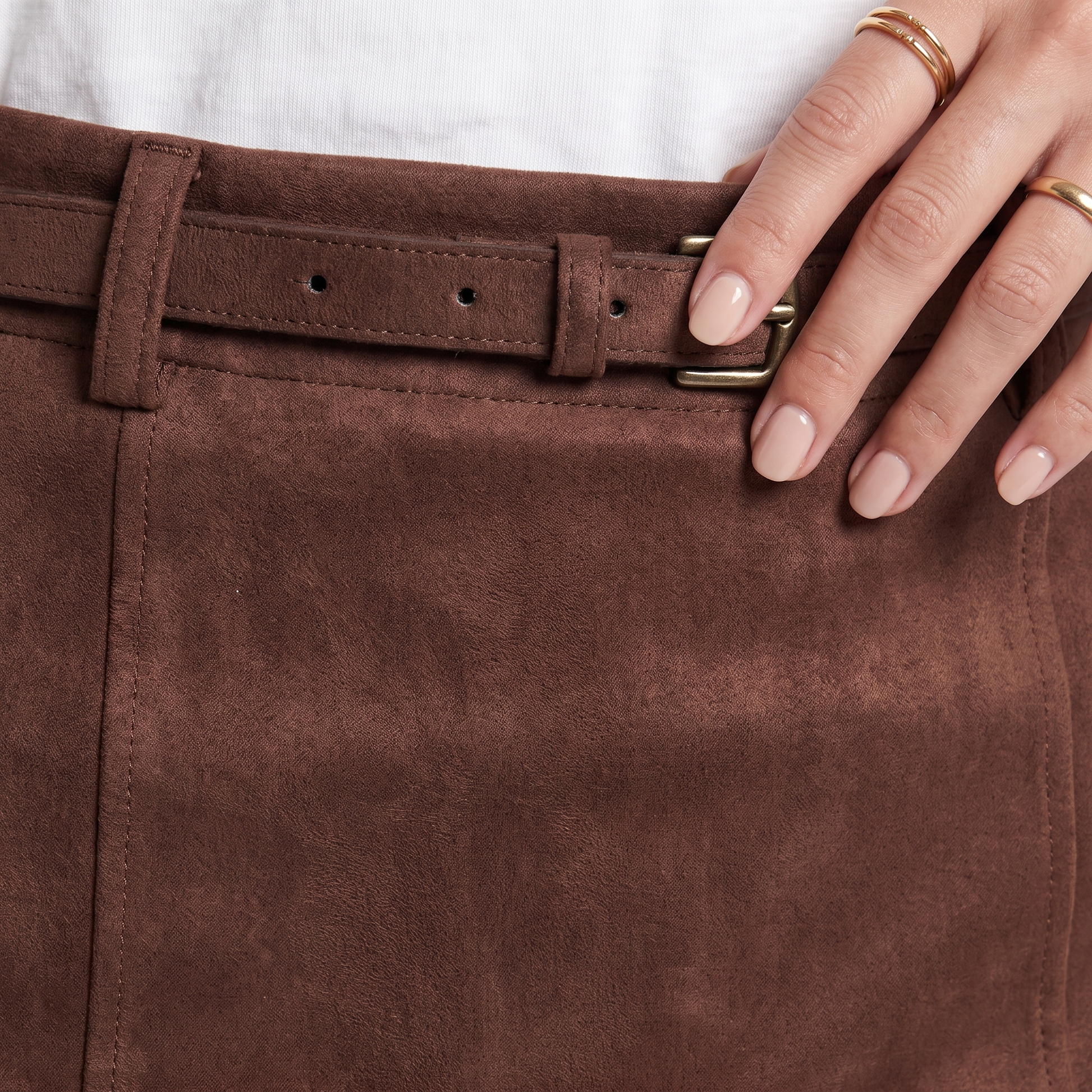 Sunoire the cocoa suede mini skirt bottom detail 01