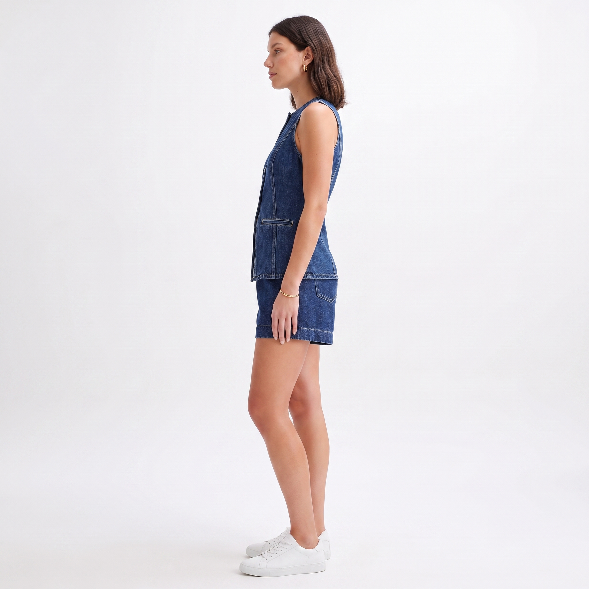 Sunoire wholesale 2025 y2k style women s sleeveless denim vest jacket and shorts two piece set outfit ready to ship for summer season side view 01
