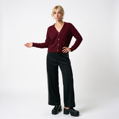 Sunoire women knitted v neck cardigan long sleeve solid color button front pocket casual anti wrinkle winter wear front hero 01