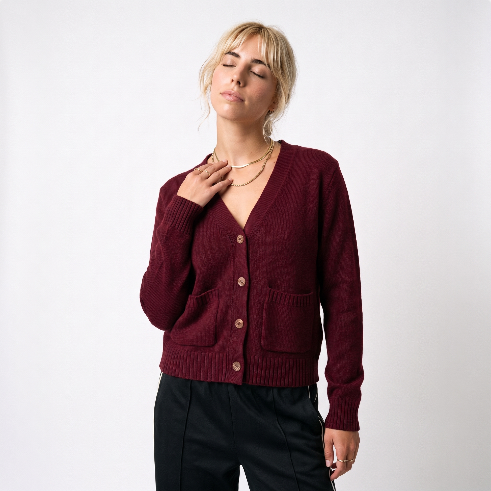 Sunoire women knitted v neck cardigan long sleeve solid color button front pocket casual anti wrinkle winter wear top front crop 01