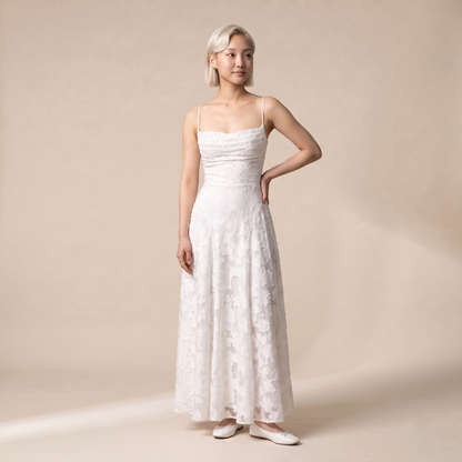 Sunoire women s floral maxi dress sculpted silhouette colorway white front hero 01