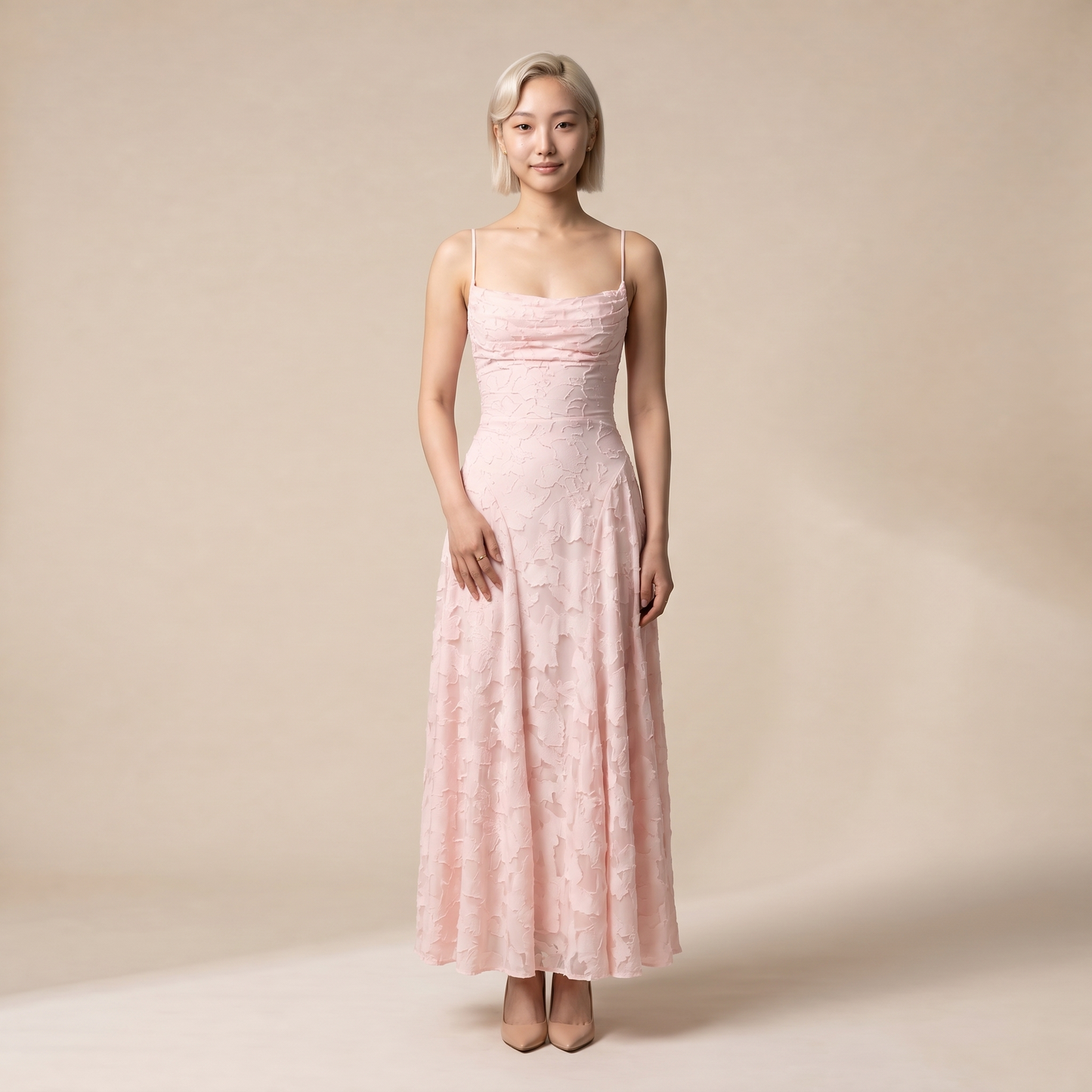 Sunoire women s floral maxi dress sculpted silhouette front hero 01
