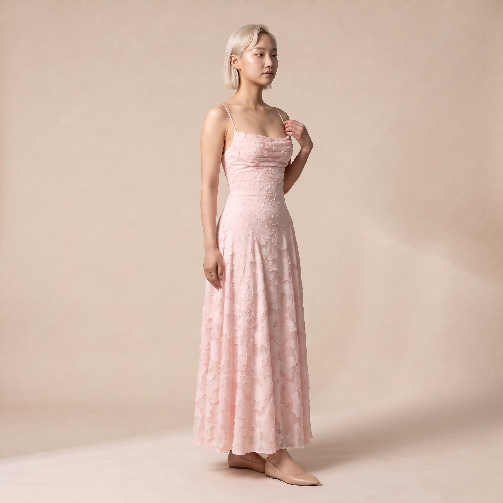 Sunoire women s floral maxi dress sculpted silhouette three quarter 01