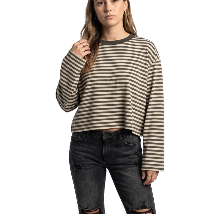 Sunoire striped contrast collar crop top top front crop 01