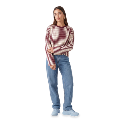 Sunoire striped contrast collar crop top colorway red front crop 01