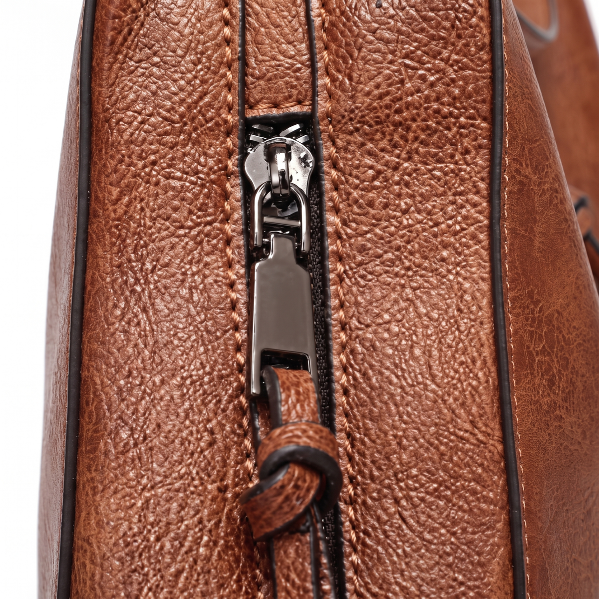 Women's 3 Piece Handbag and Purse Set, hardware close-up
