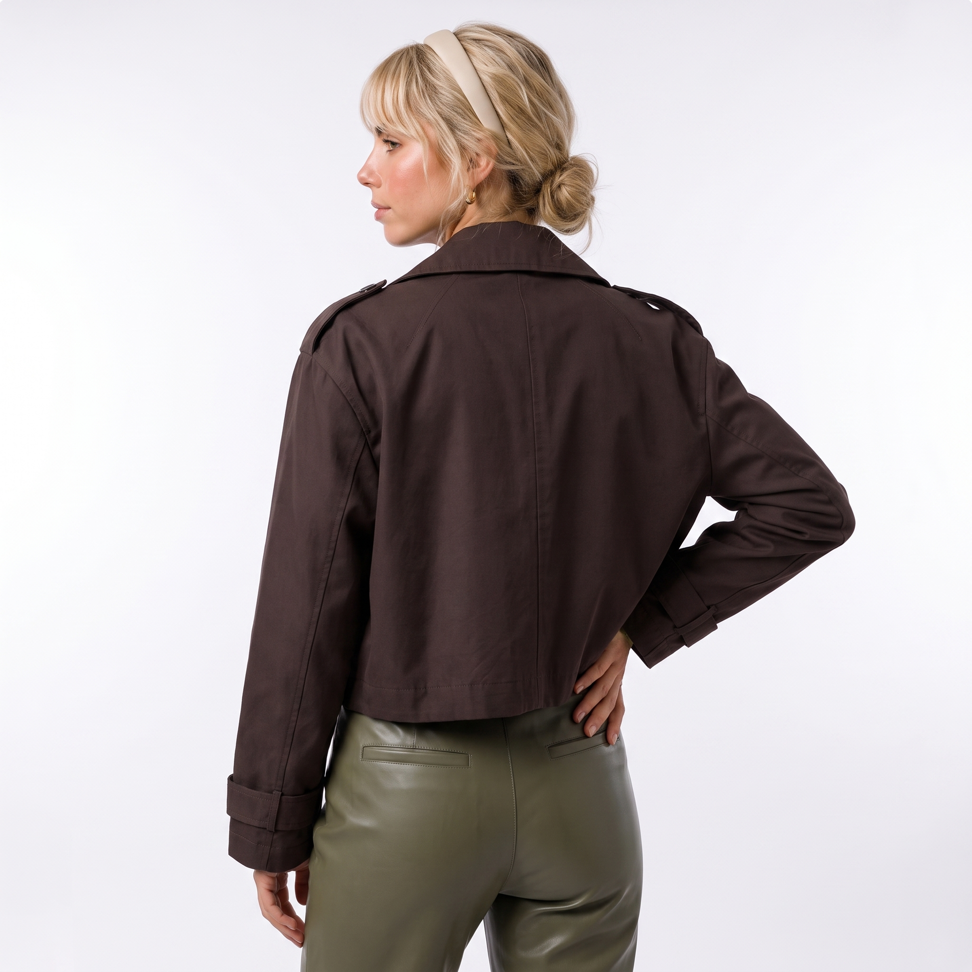 Sunoire womens cropped trench coat jacket top back crop 01