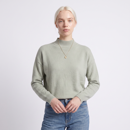 Sunoire womens turtleneck knit sweater top front crop 01